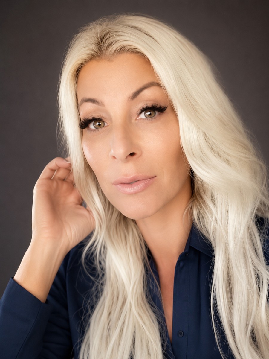 Vivian Kim, certified lash artist and owner of Envi Lashes in Temecula, CA